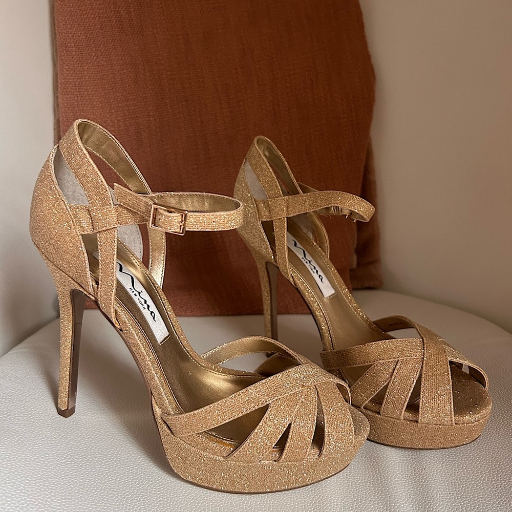 Nina gold sparkly high heels size 6